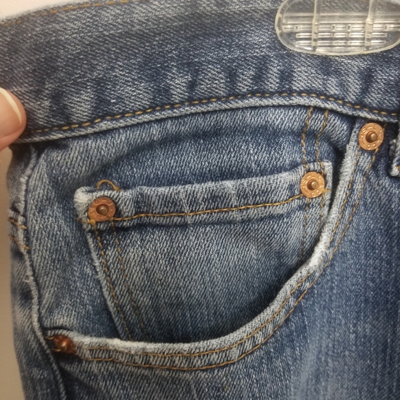 pair 1 of 2: Levi's 550 relaxed 36 x 32 men's jeans - Picture 3 of 9